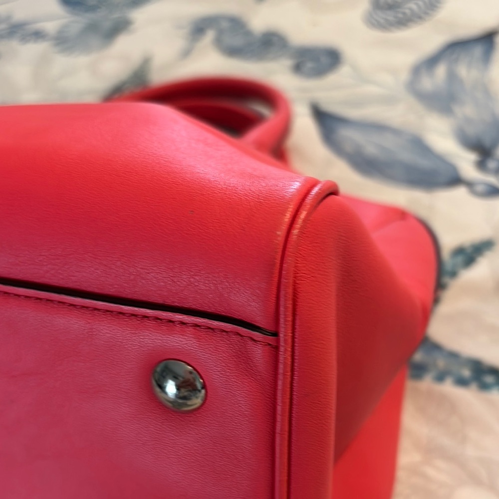 Coach coral handbag - Picture 5 of 11